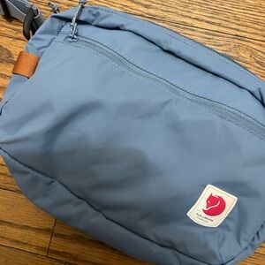Fjallraven Blue crossbody bag with Minimalist Design and Durable Fabric